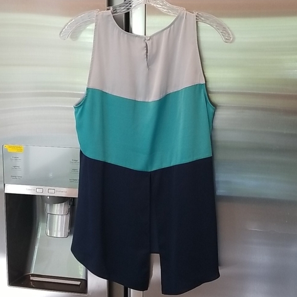 💕BCBGMaxAzria💕 Lucie Color Block Top - Picture 7 of 8